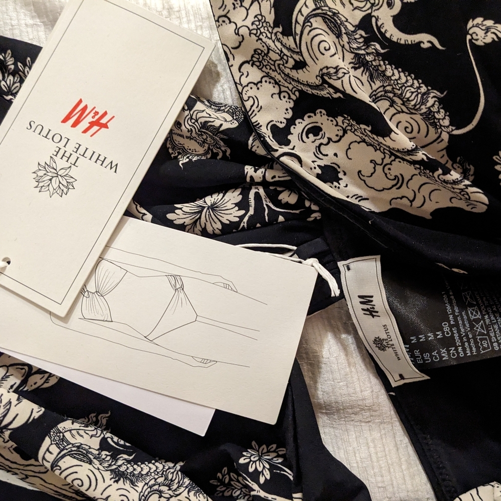 *LAST CHANCE* H&M The White Lotus Patterned one-shoulder bikini top NWT - Picture 3 of 11